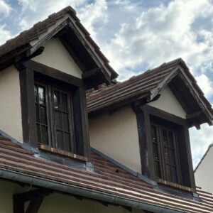 Avant - Changement des fenêtres BOIS en PVC décor noyer, pose de volet roulant solaire avec moustiquaire intégré